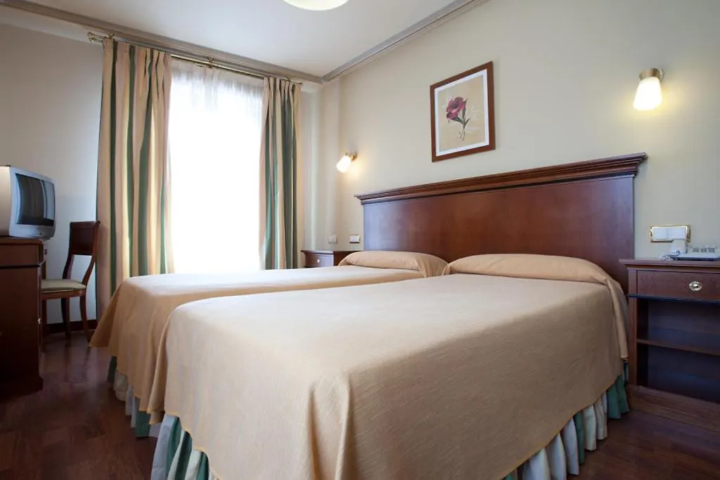 Hotel Azofra-1