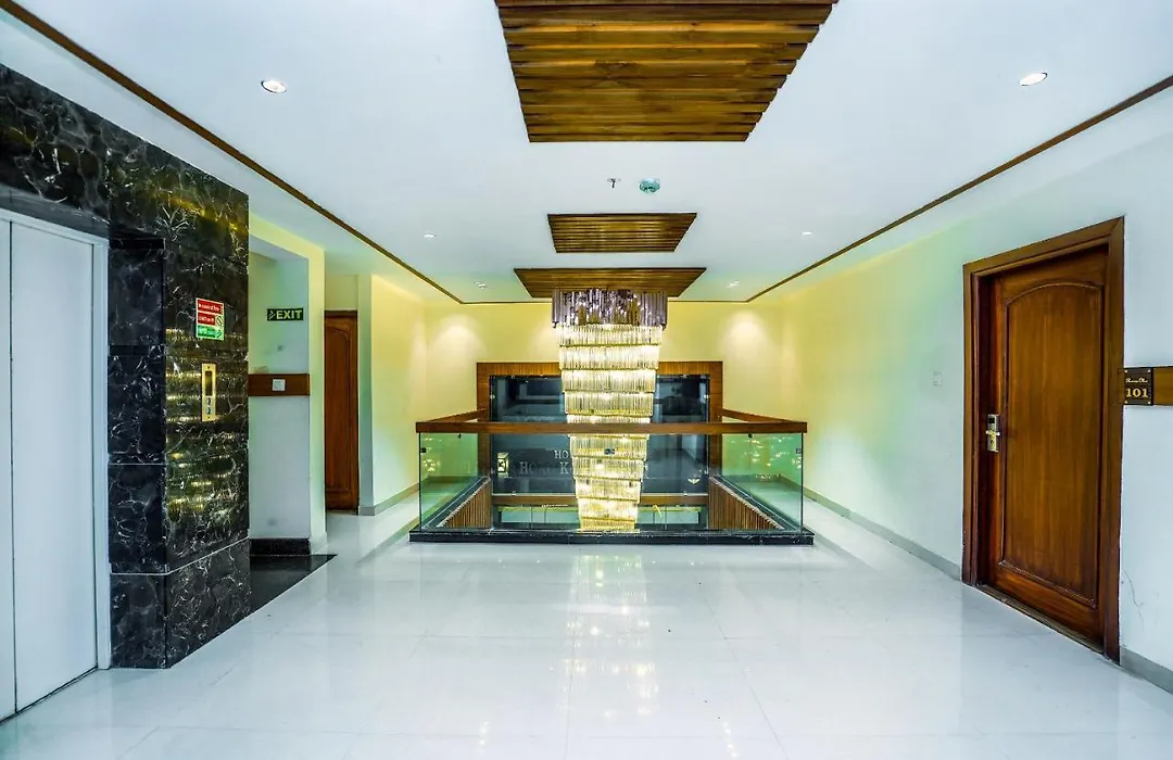 Hotel Aura Grand By Levelup Hotels-1