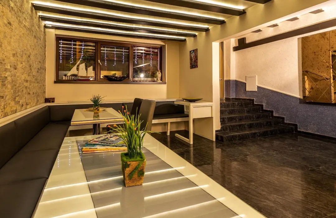 The Legend Platine Suite-1