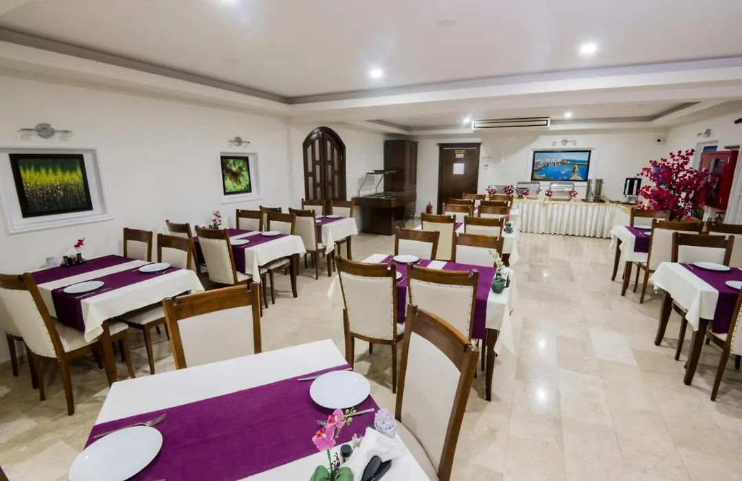 Sammy'S Hotel-1