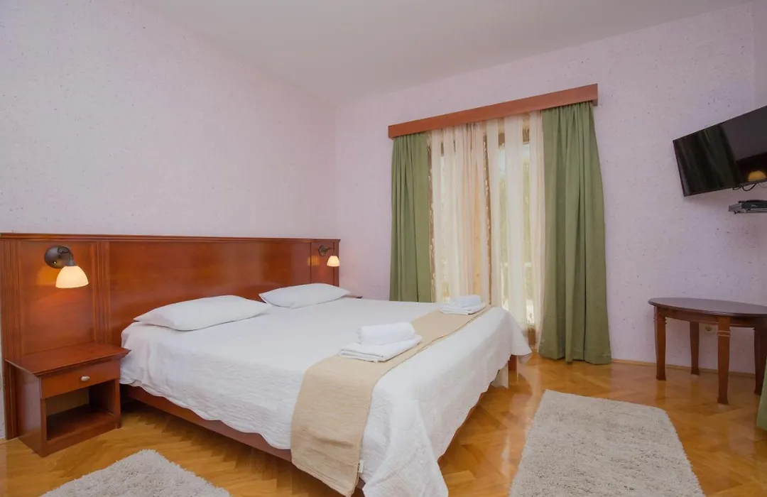 Rooms Plava Laguna-1