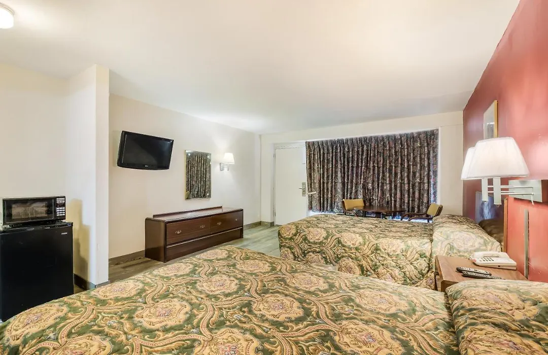 Knights Inn - Cleveland-1