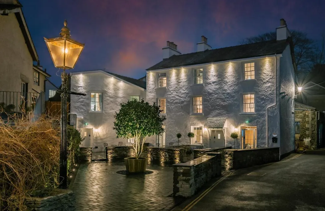 The White House - Off-Site Health Club & Spa 2 Minute Walk Away-1