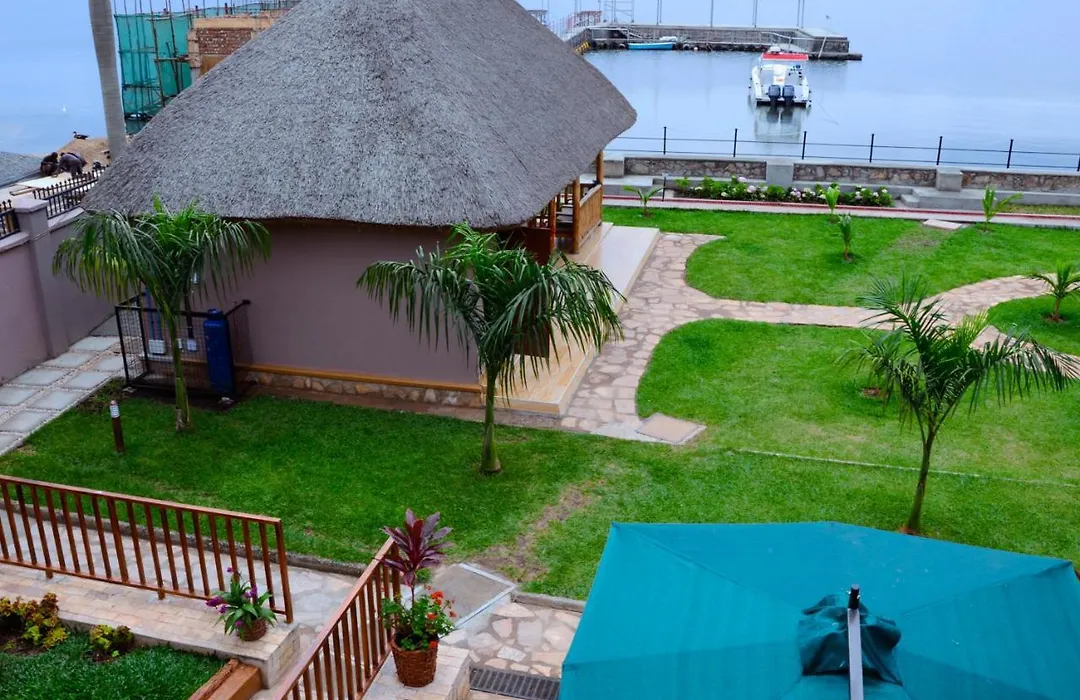 Pelican Lodge & Marina-1