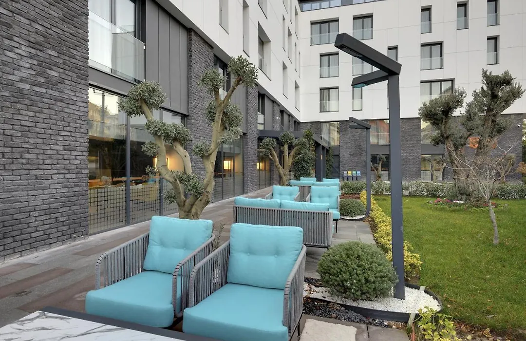 Leo Suites-1