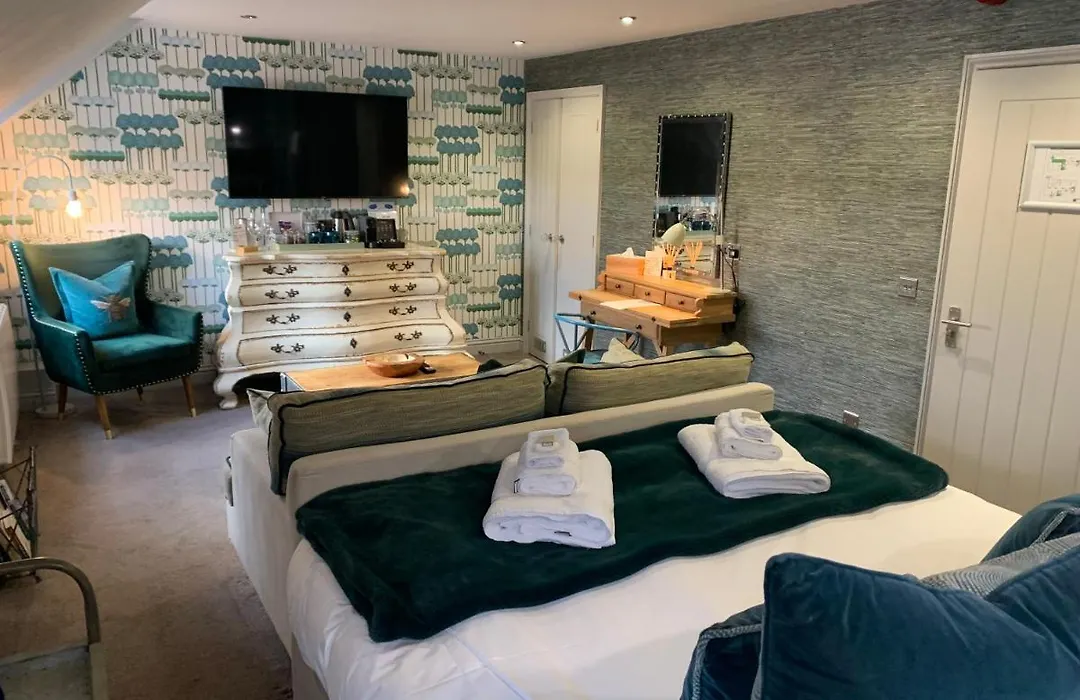 No33 Thornham Boutique Suites-1