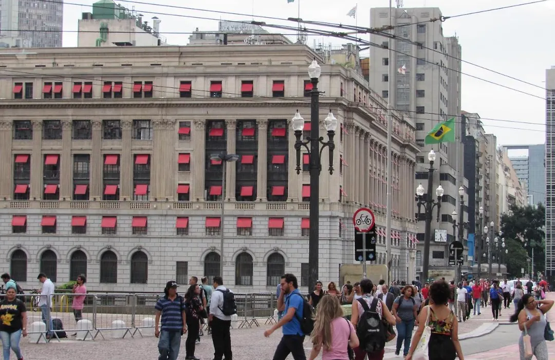 Hotel Neon - próximo a 25 de março, Bom Retiro e Brás, á 2min do mirante Sampa SKY e pista de skate Anhangabaú-1