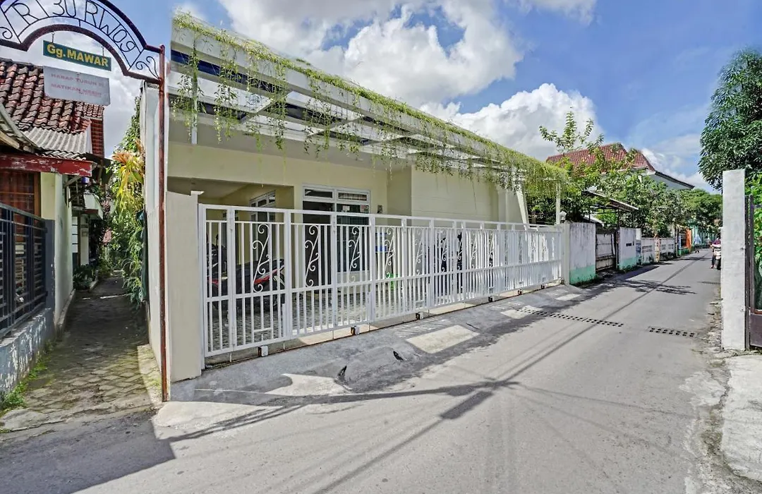 OYO 90804 Oma Uti Homestay Syariah-1
