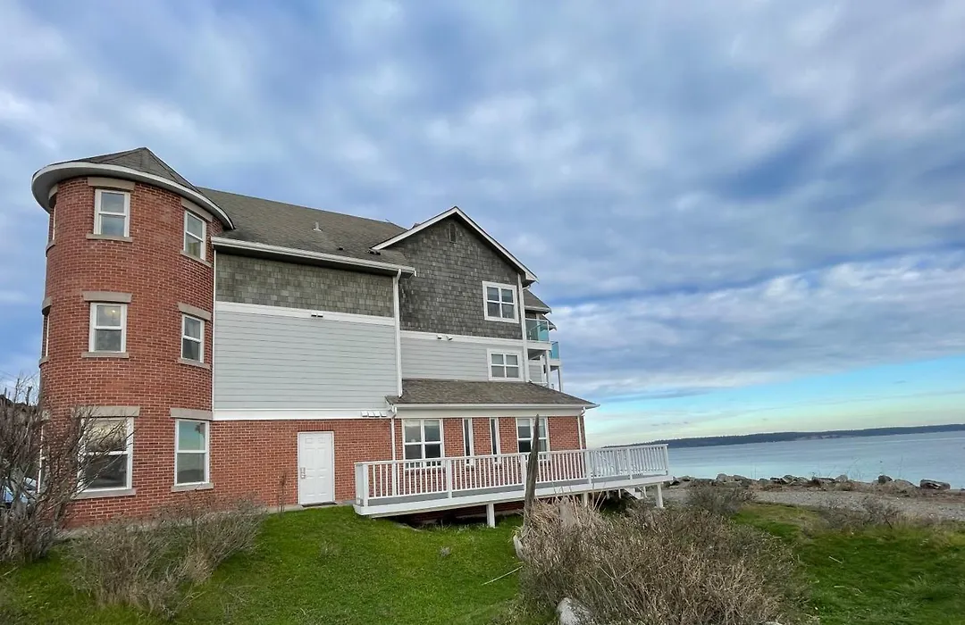 Tides Inn & Suites-1