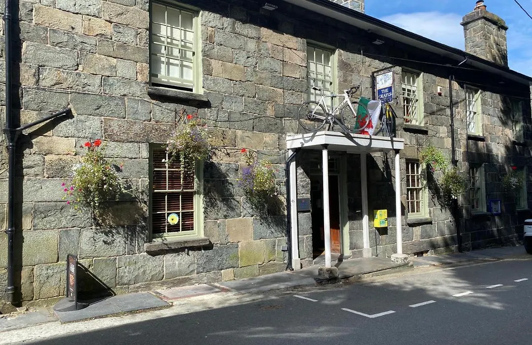 Grapes Hotel, Bar & Restaurant Snowdonia Nr Zip World-1