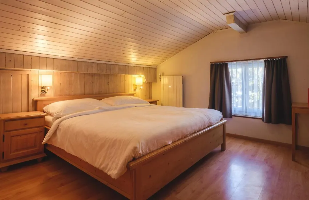 Guesthouse By The Rex-1
