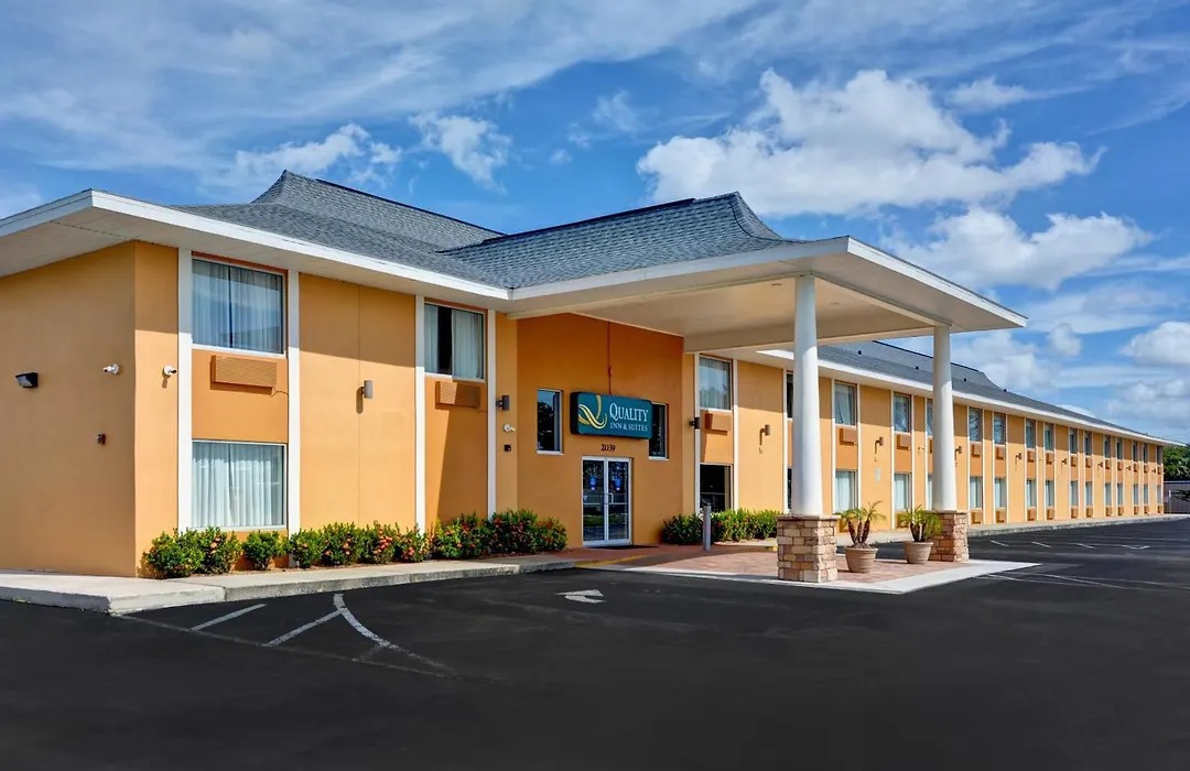 Quality Inn & Suites Heritage Park-1
