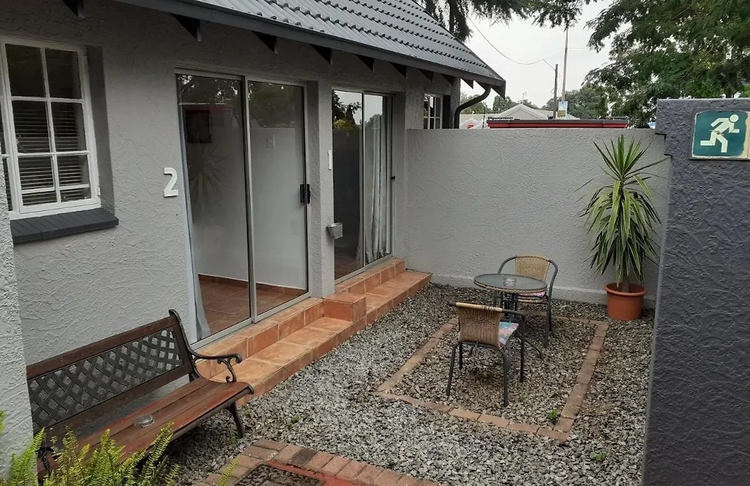 St Michelle Guest Lodge & Hydro Retreat-1