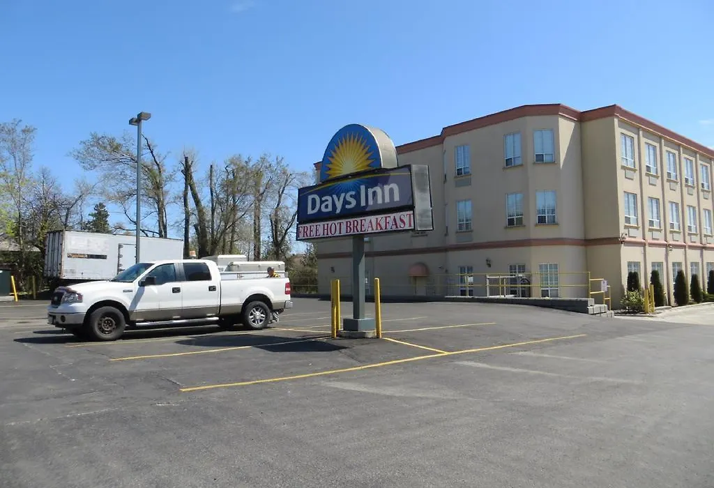 Days Inn By Wyndham Toronto East Lakeview-1