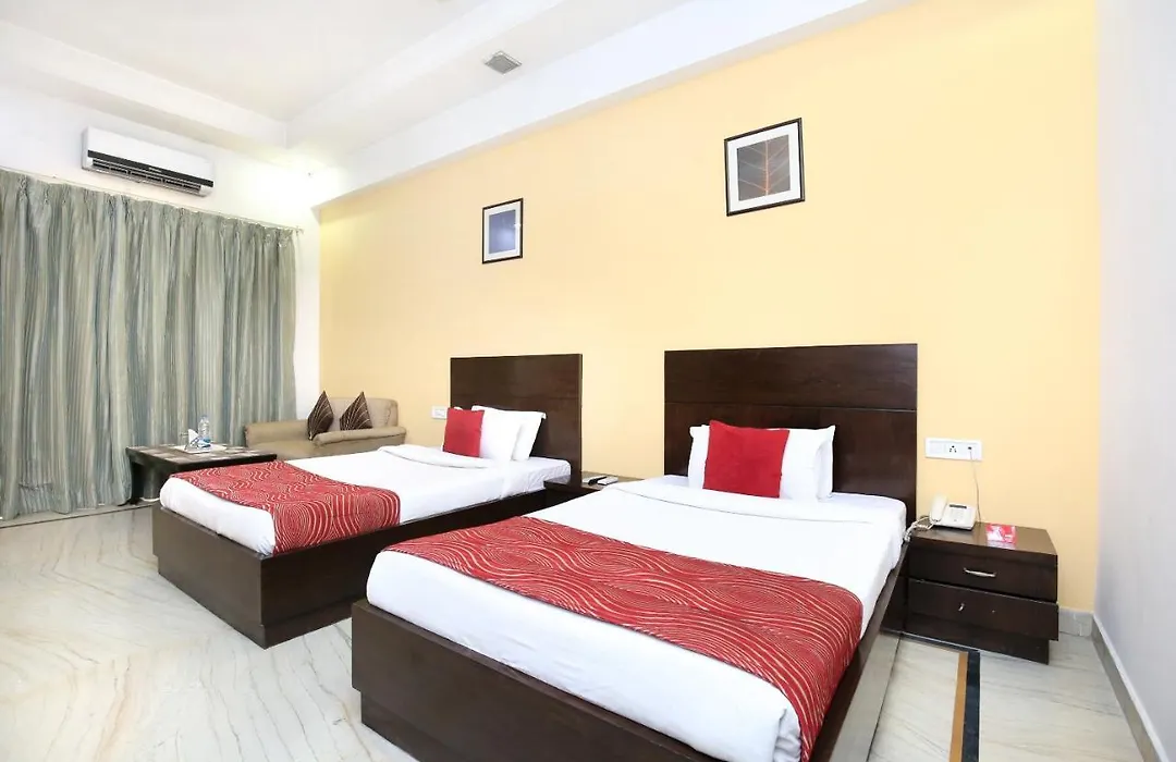 Capital O 15395 Hotel 42-1