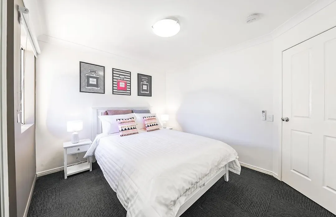 Calamvale Business Or Holiday Like Home-1