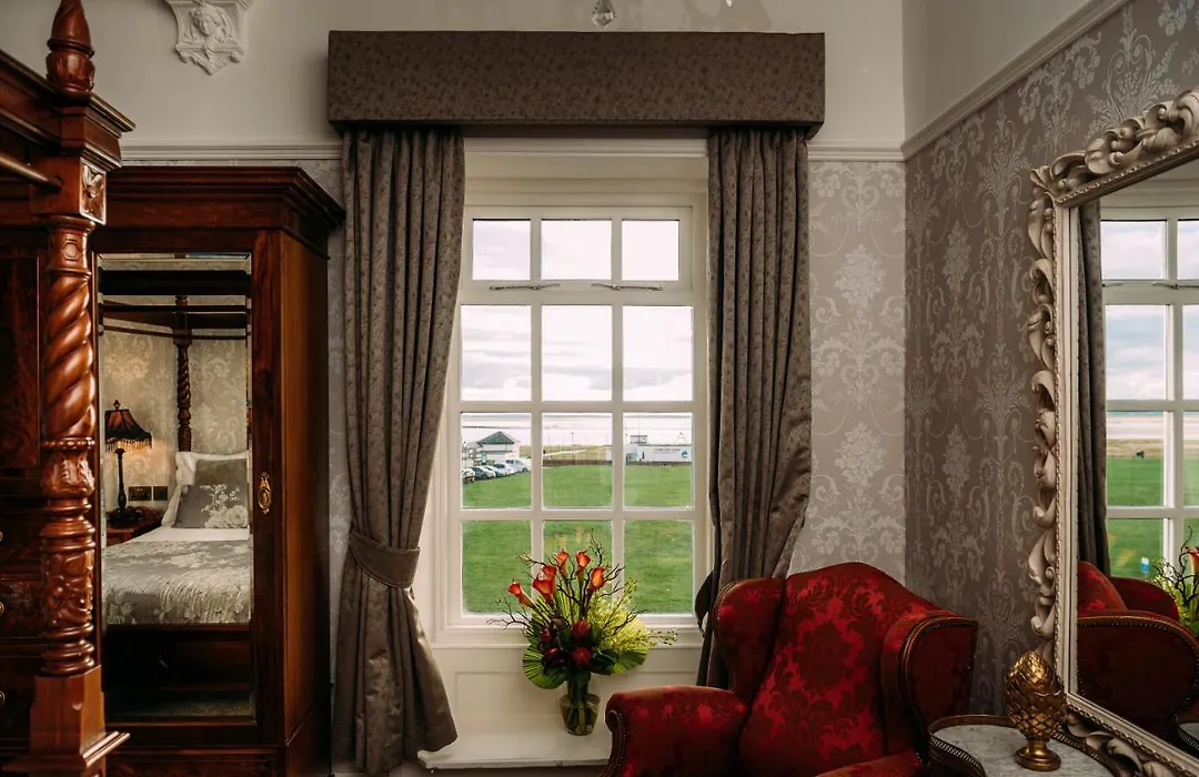 The Queens Hotel-1