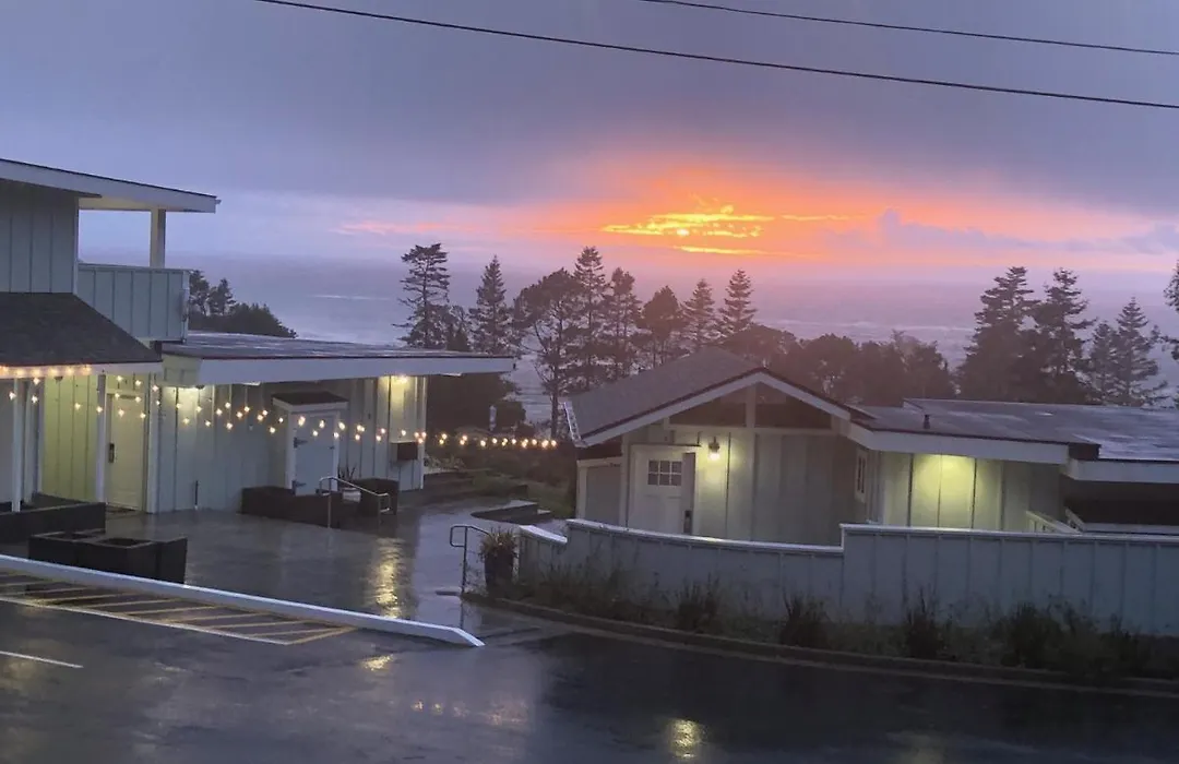 Seafoam Lodge-1