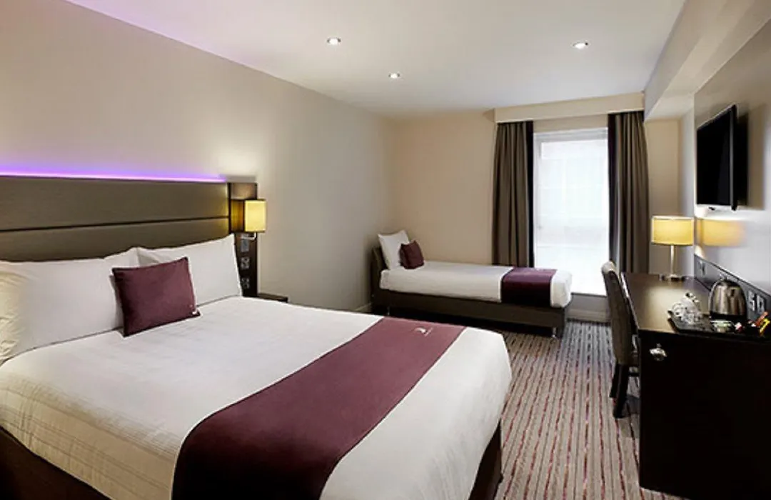 Premier Inn Glasgow-1