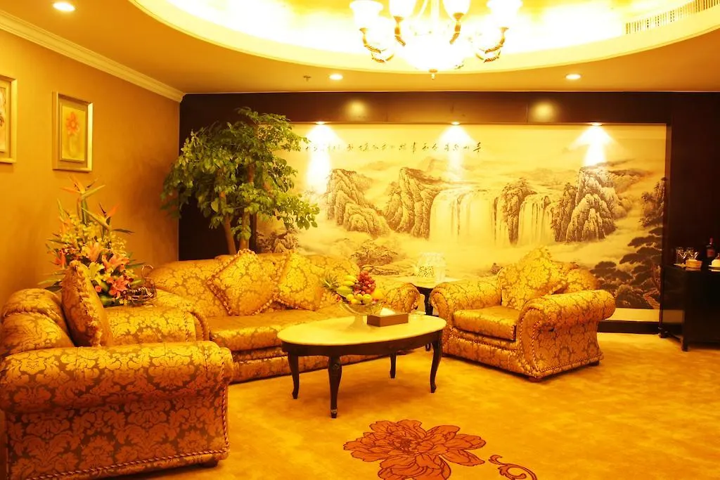 Green Land Hotel-1
