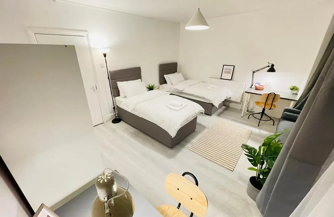 Leytonstone House - Sleepylodge-1