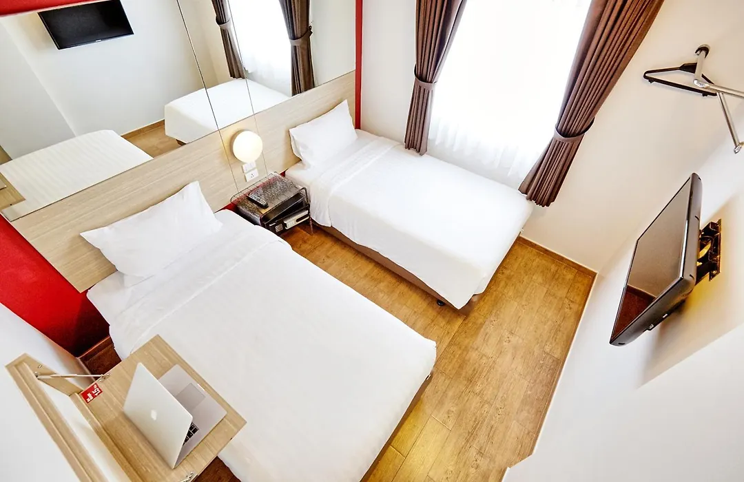 Easy Planet Phuket Patong-1