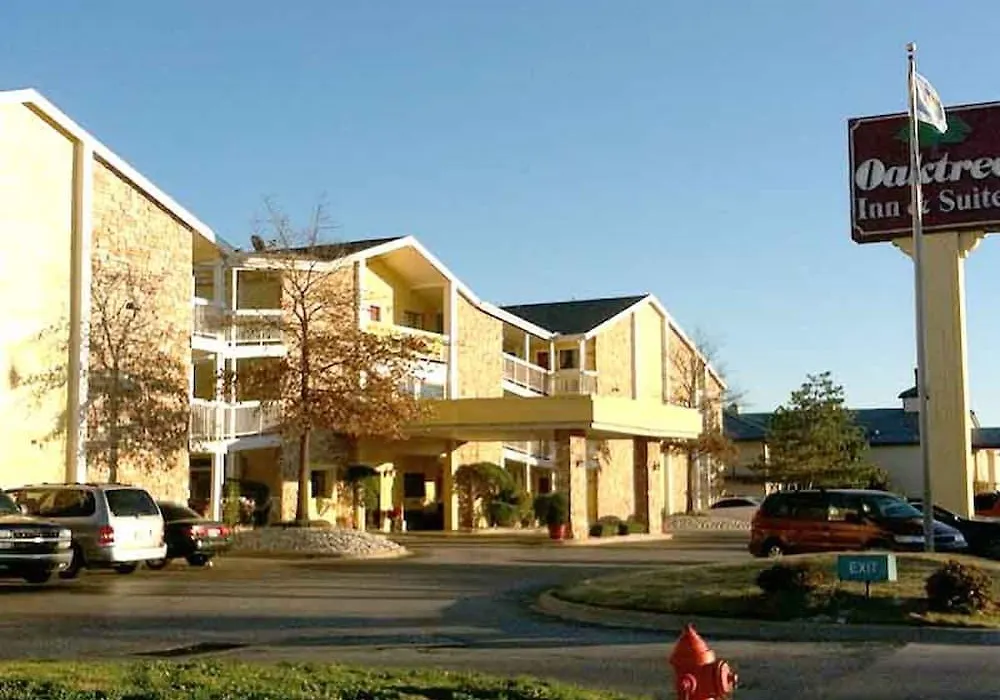 Oaktree Inn And Suites-1