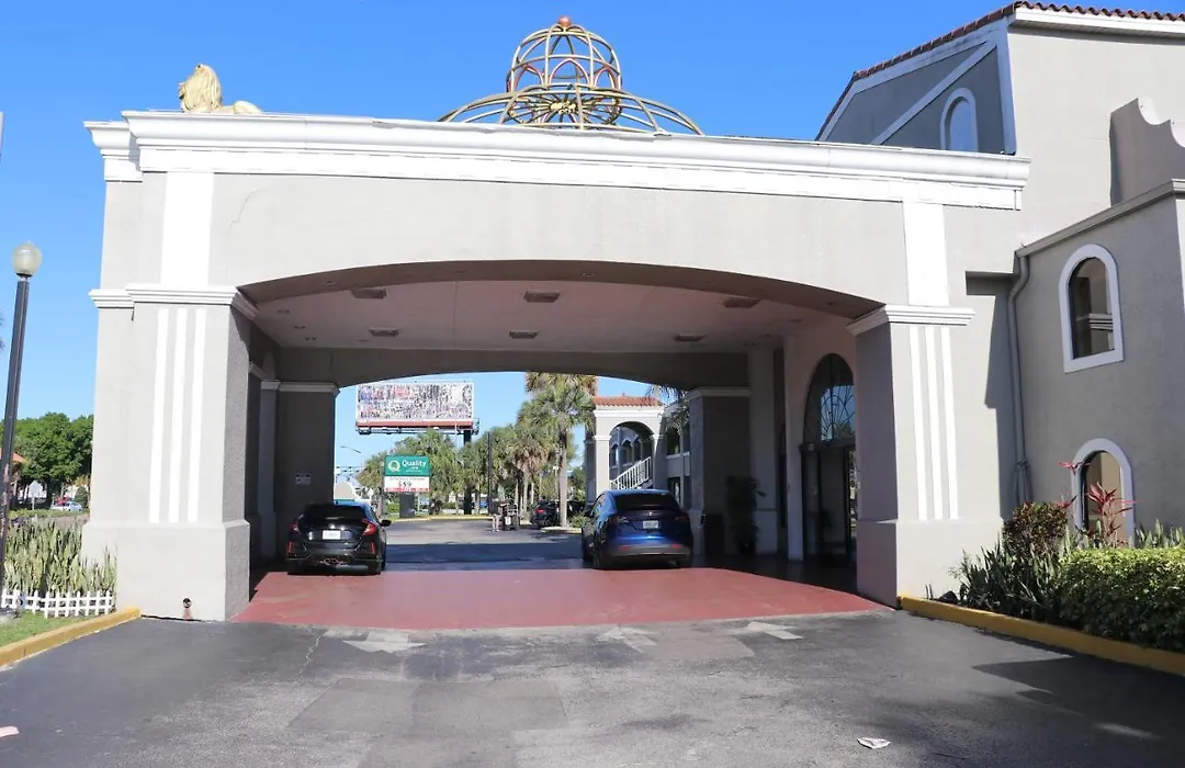 Howard Johnson By Wyndham Orlando-International Drive-1