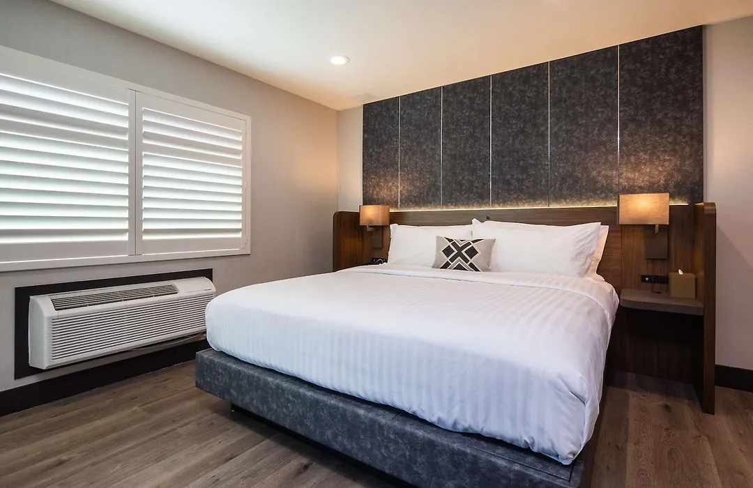 Golden Bear Hotel - Surestay Collection By Best Western-1