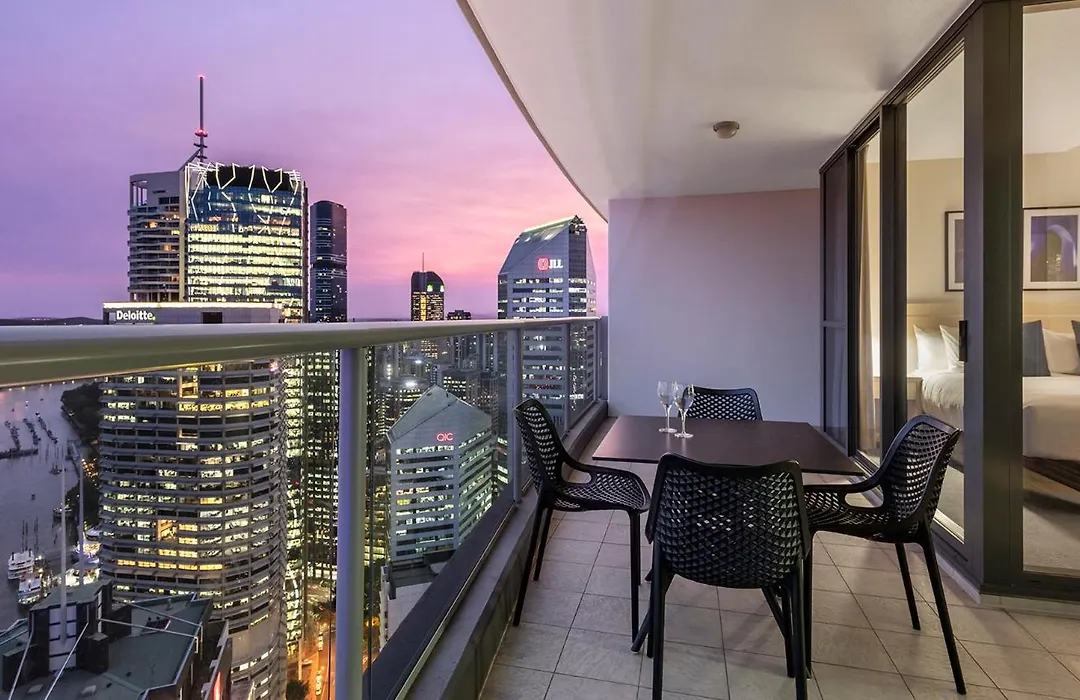 Oaks Brisbane Aurora Suites-1