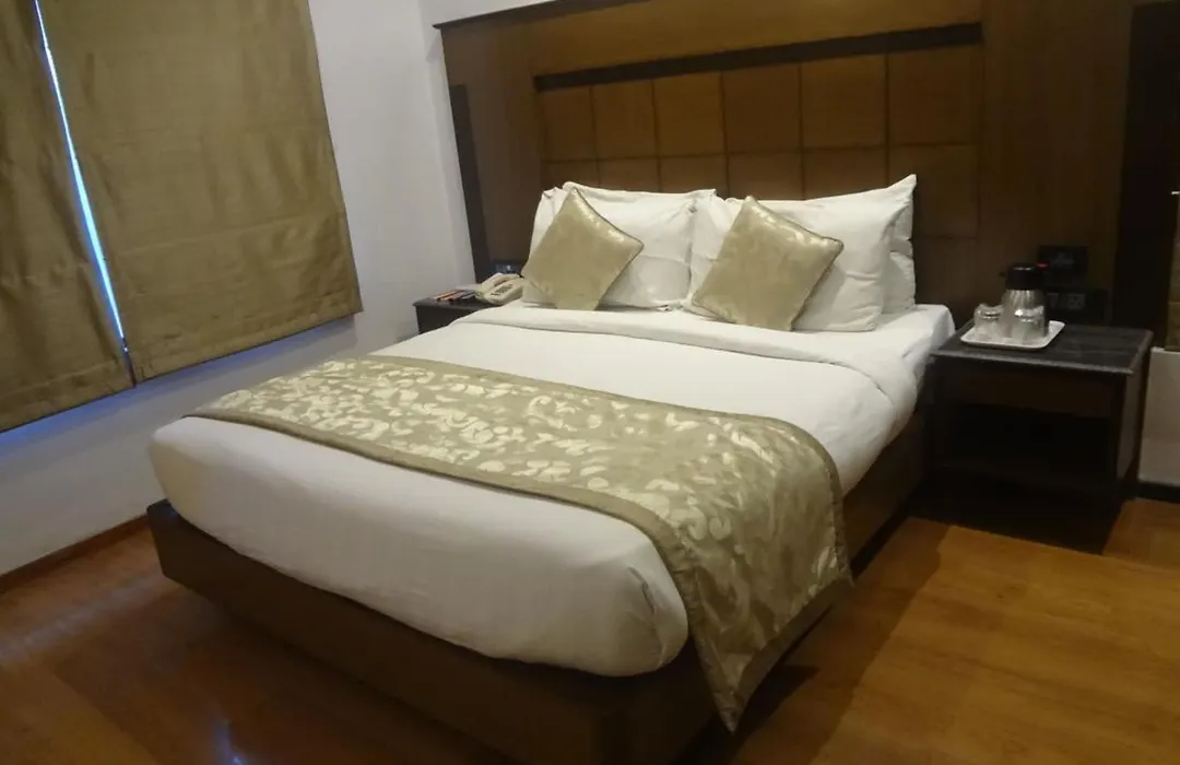 Hotel Midtown Pritam-1