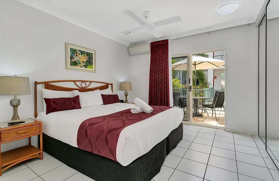 Beachfront Apartments On Trinity Beach-1