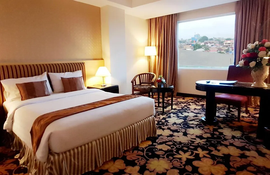 Rocky Plaza Hotel Padang-1
