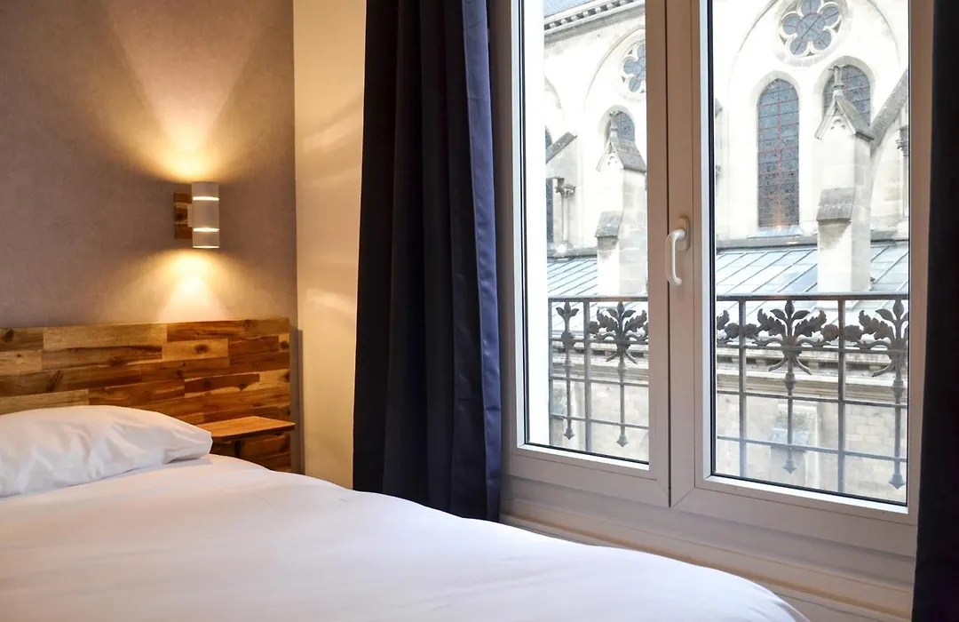 Hotel De La Perdrix Rouge-1