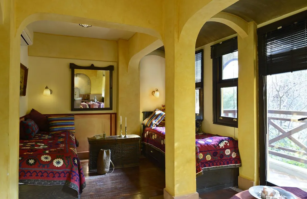 Hotel Empress Zoe-1