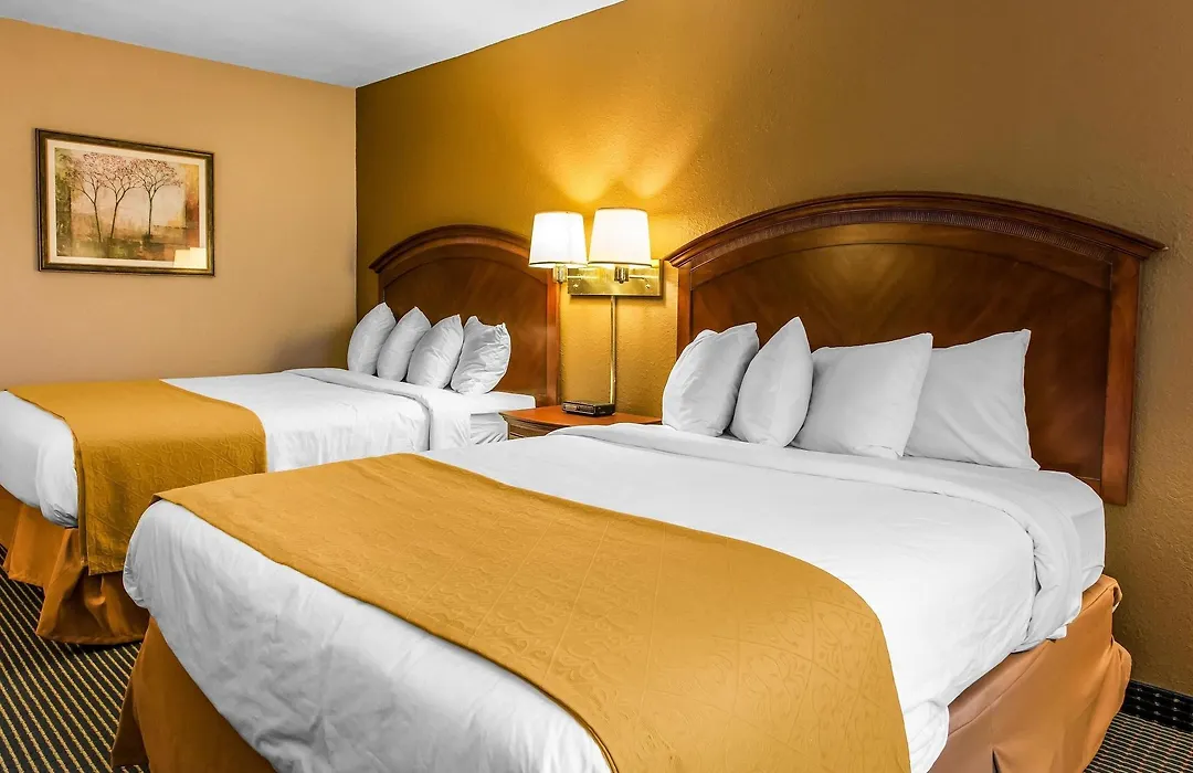 Quality Inn Scottsburg-1