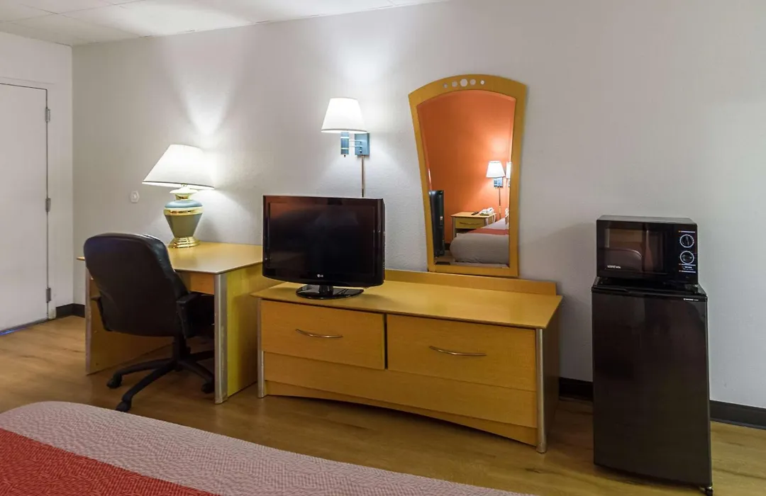 Motel 6-Groton, Ct - Casinos Nearby-1