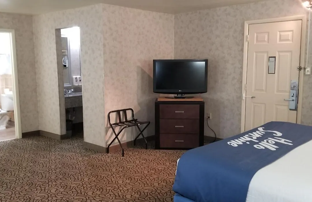 Days Inn & Suites By Wyndham Trinidad-1