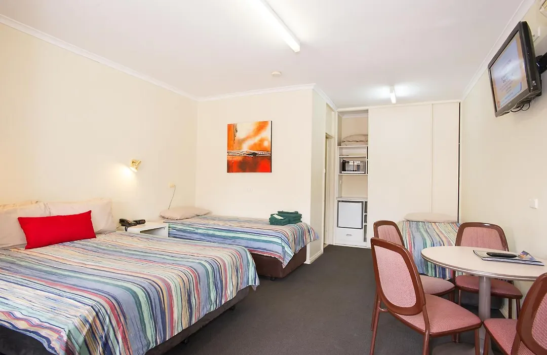 Standpipe Golf Motor Inn-1
