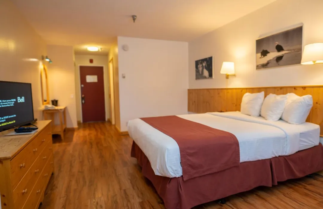 Canadas Best Value Inn- Riverview Hotel-1