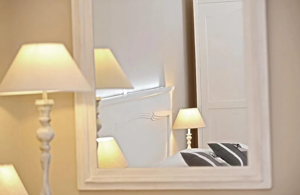 Tinel Rooms Old City Center-1