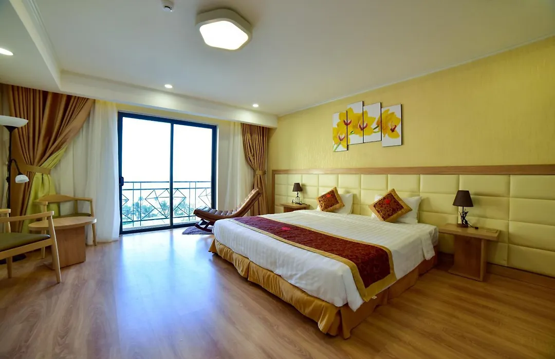 Ruby Hotel-1