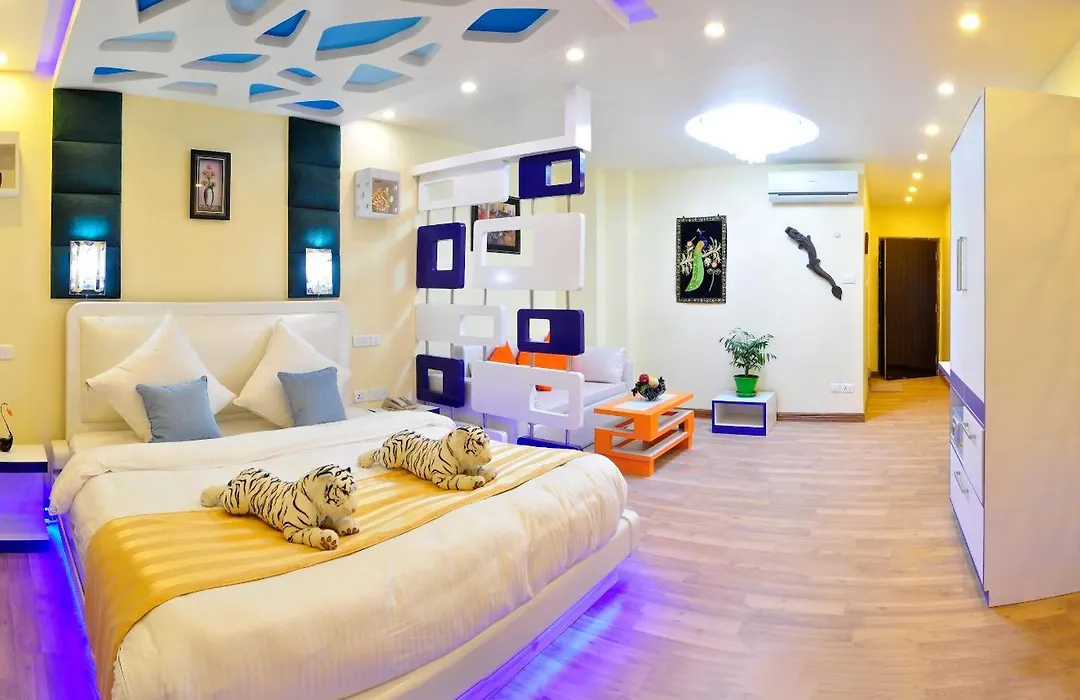 Royal Penguin Boutique Hotel & Spa-1