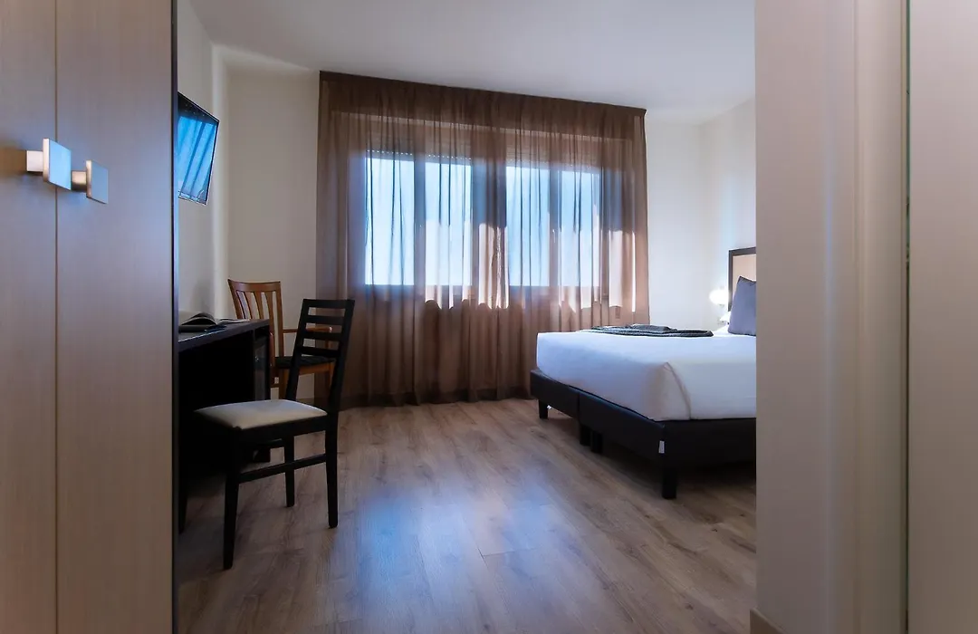 CDH Hotel Modena-1