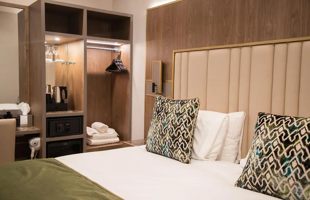 Merit Kensington Hotel-1