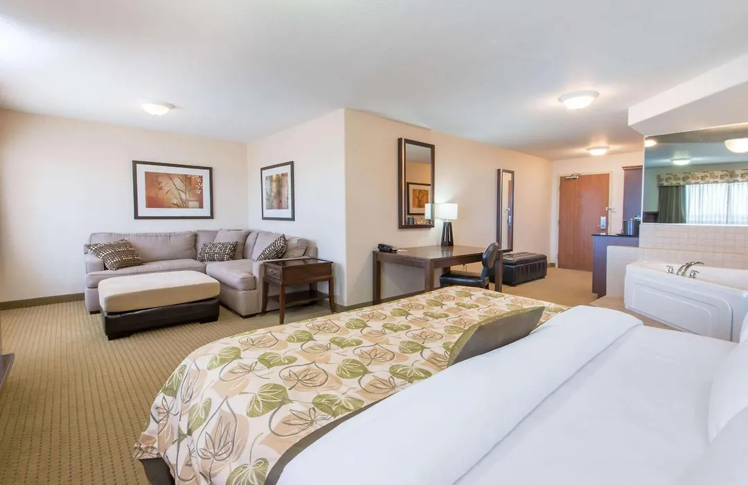 Ramada By Wyndham Wainwright-1