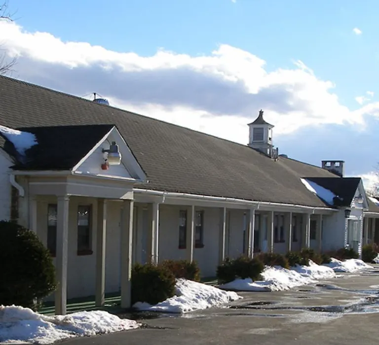 Hatfield Inn-1