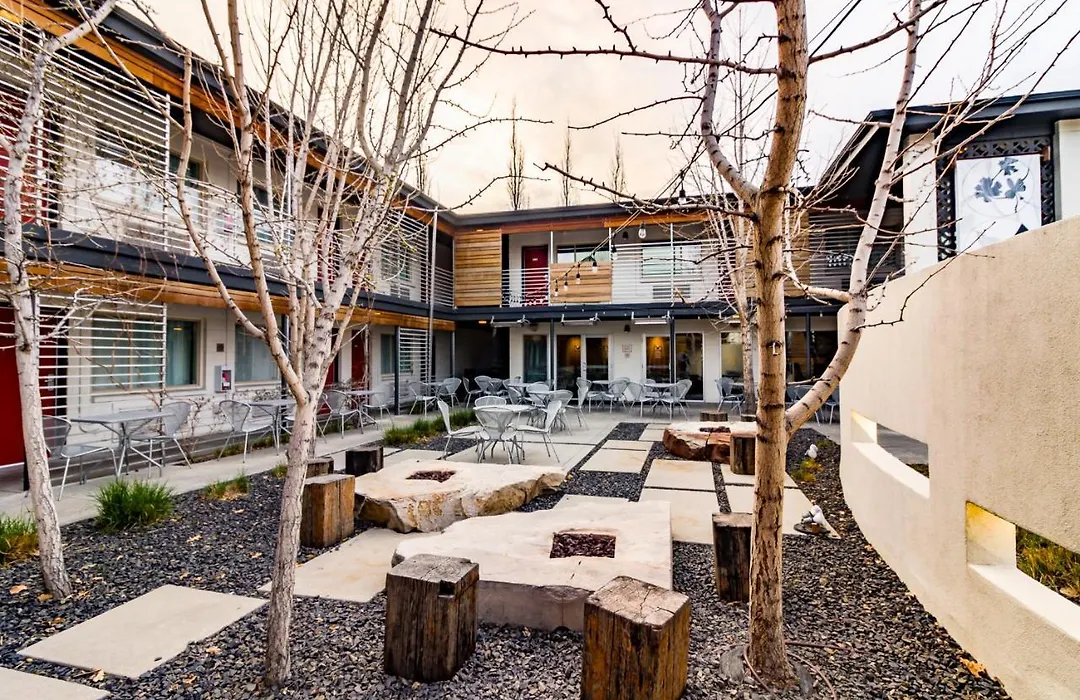 Modern Hotel-1