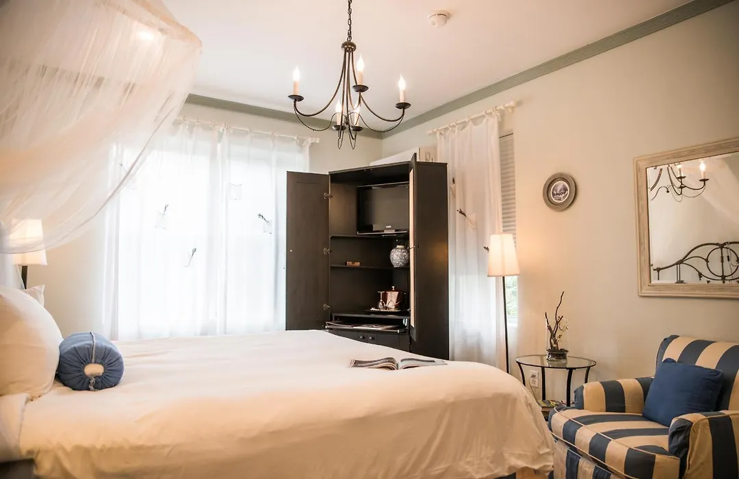 Cadet Hotel-1