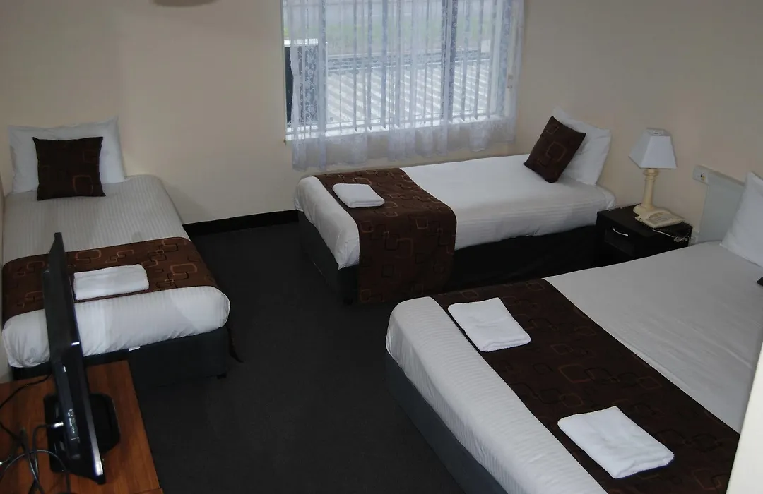 Red Carpet Motel-1